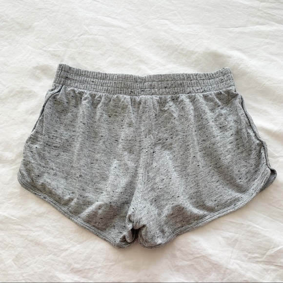 H&M Shorts - Picture 2 of 2